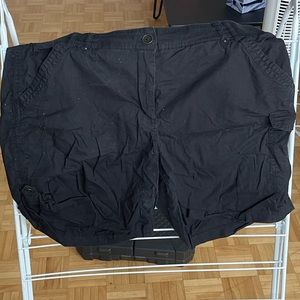 Black cargo short
